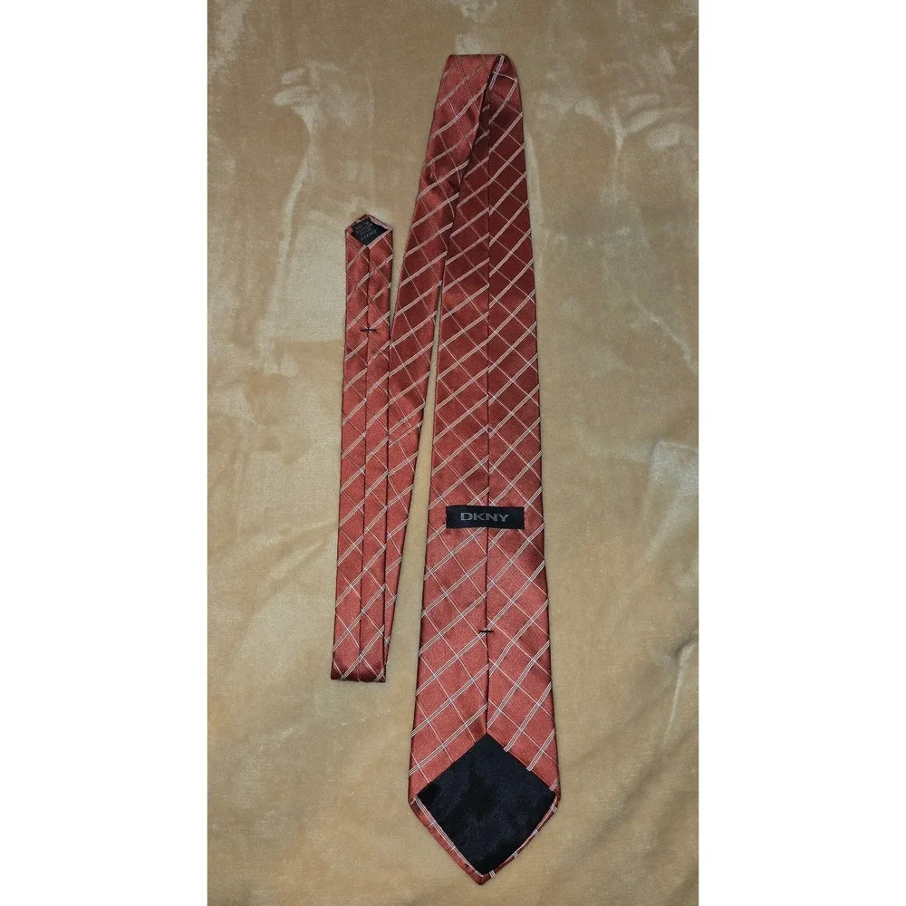 DKNY Mens‎ Silk Tie Burnt Orange Rust Geometric Diamond Grid Pattern Made in USA